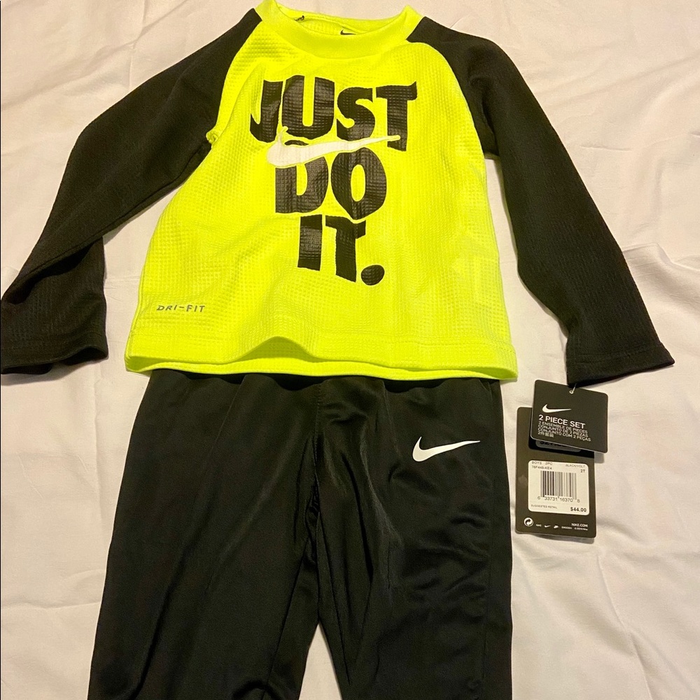 Boys Nike 2-piece set